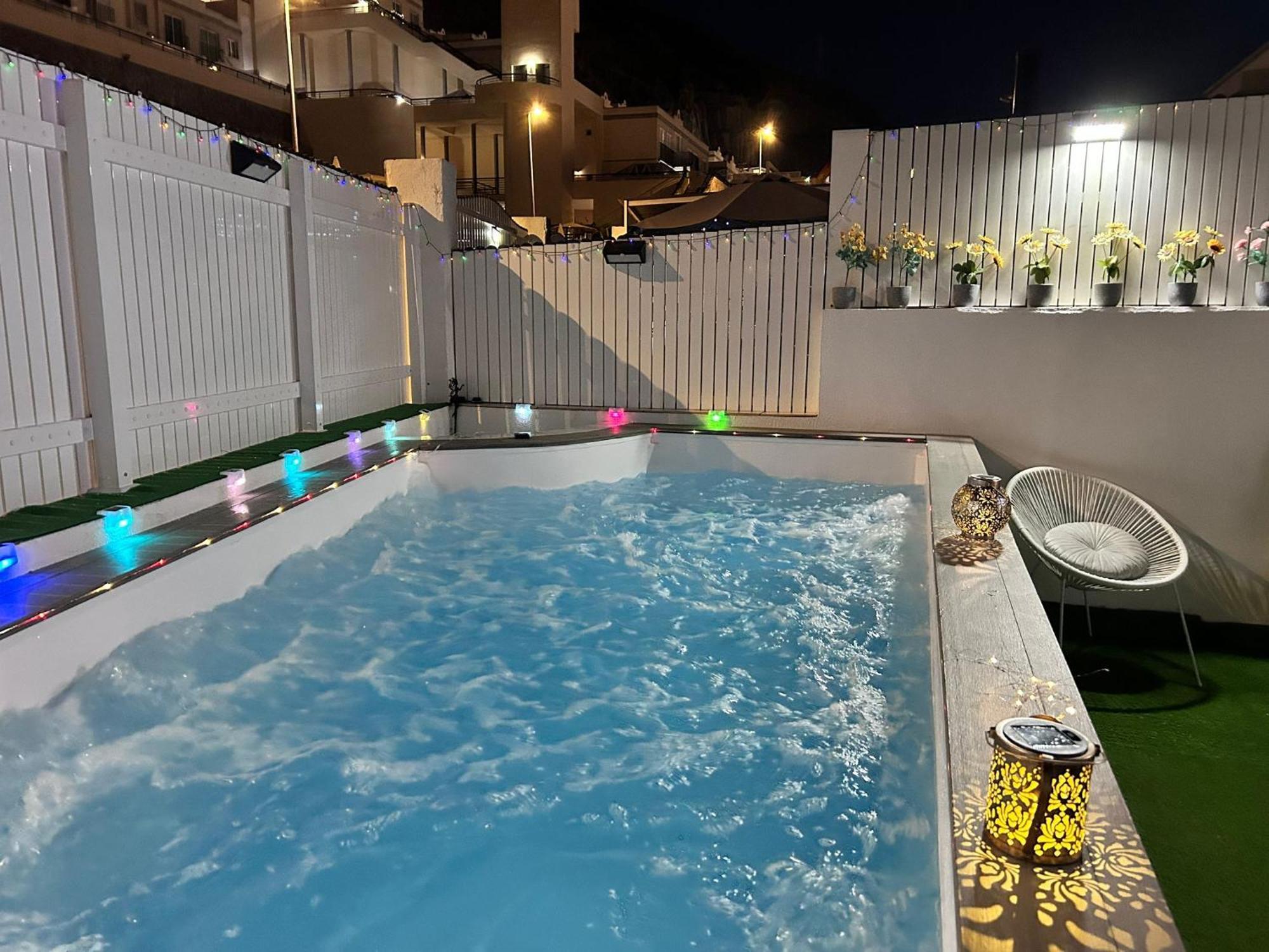 Big Villa Puerto Rico With Heated Saltwater Jacuzzi Pool & Bbq & Private Parking Экстерьер фото