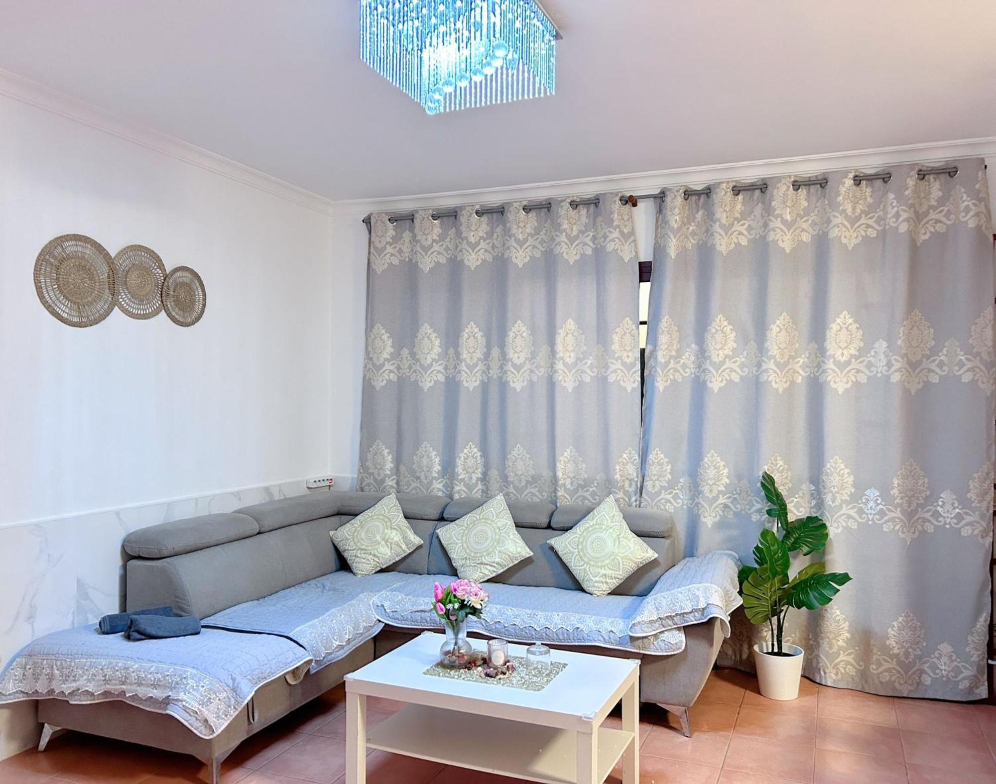 Big Villa Puerto Rico With Heated Saltwater Jacuzzi Pool & Bbq & Private Parking Экстерьер фото